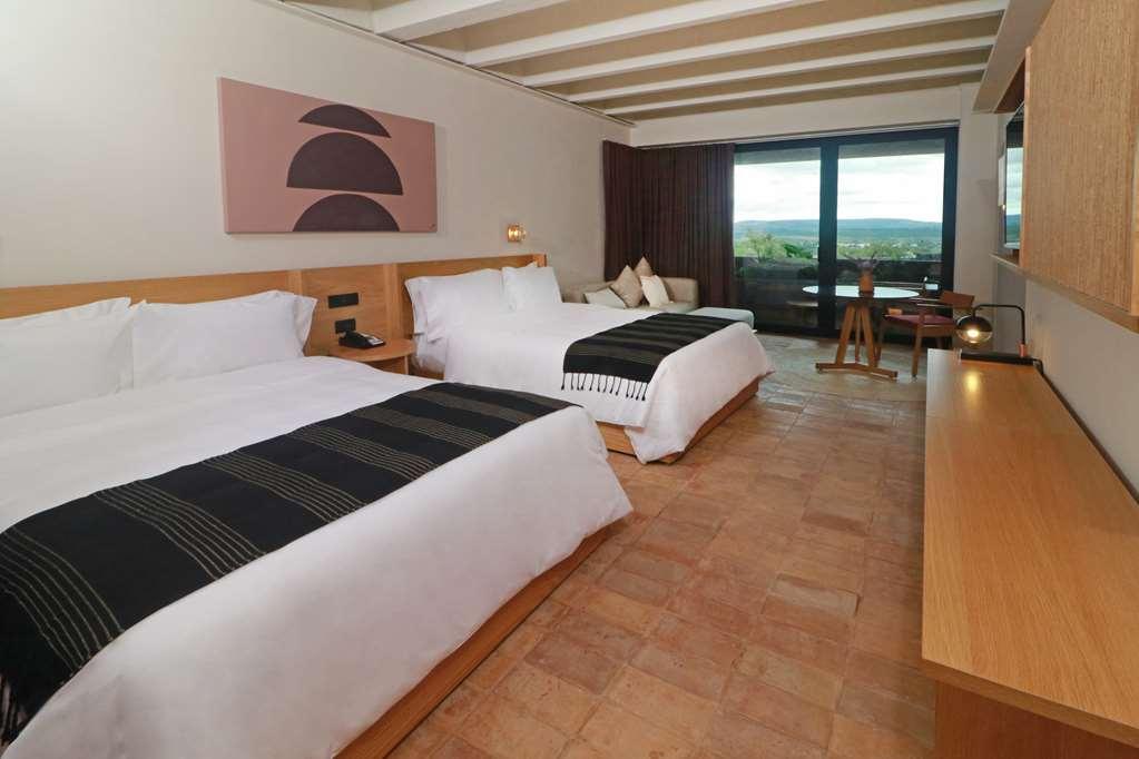 Albor San Miguel De Allende Tapestry Collection By Hilton Rum bild